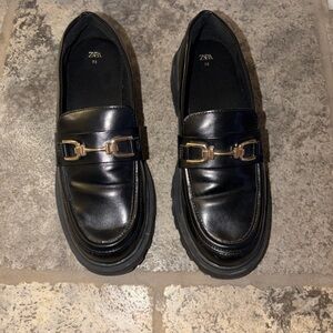 Women’s Zara black loafers